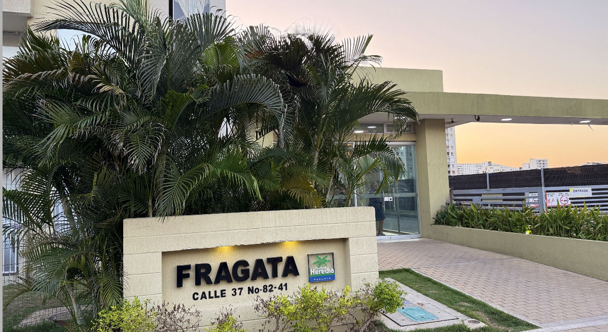 Entrada Conjunto Residencial Fragata